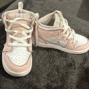 Toddler girl pink Jordans gently used size 9c